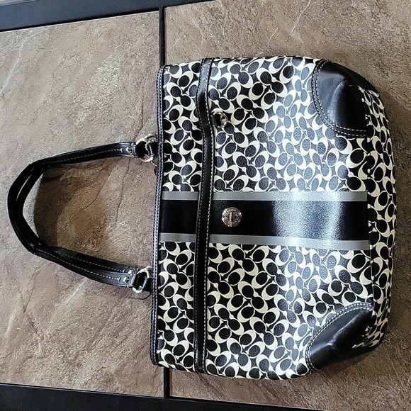 Coach purse - Picture 1 of 10